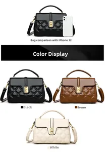Comparaison de sacs à bandoulière matelassés en noir, marron et blanc avec iPhone 12