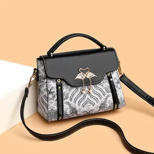 Sac à Main Femme Style Chinois Brodé en Cuir PU Avec Boucle Cygne Pendentif Perle Sac à Bandoulière
