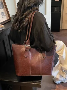 Sac cabas classique en cuir marron foncé de grande capacité au design épuré pour femme