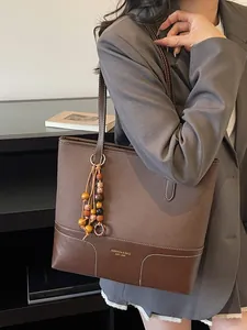Grand sac cabas marron rétro en cuir patchwork chic avec détails de glands