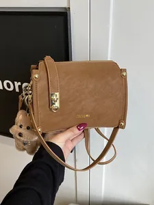 Sac Bandoulière Carré en Cuir PU Givré Vintage pour Femmes Rétro Chaîne avec Serrure en Métal Sac à Main Quotidien