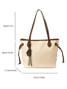 Schicke beige Leder-Einkaufstasche mit braunen Kontrastgriffen und Größenangaben
