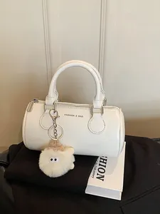 Borsa Boston da Donna in Pelle PU di Moda Trama Metallica Borsa a Barile Con Ciondolo in Peluche Tracolla Staccabile Borsa a Tracolla