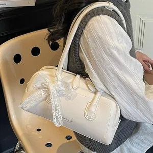 Sac Boston Décontracté en Cuir PU pour Femmes Doux Nœud en Dentelle Sac à Épaule Trajet Élégant Sac Sous le Bras Couleur Unie