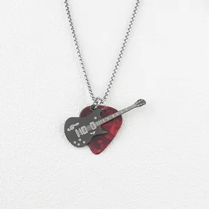 Herren-Halskette mit Rock-Gitarre und rotem Plektrum aus rostfreiem Edelstahl