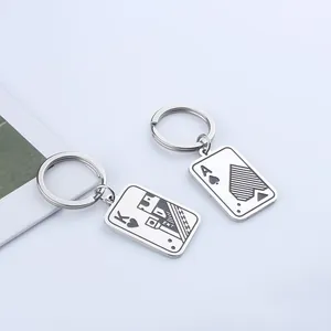 Llavero Creativo de Acero Inoxidable de Cartas de Juego As de Espadas Rey de Corazones Llavero de Metal Minimalista