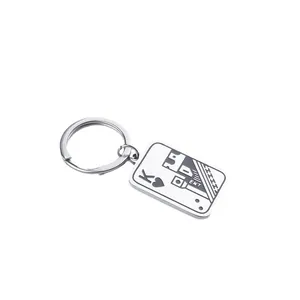 Llavero minimalista de acero inoxidable con motivo de Rey de Corazones y grabado K