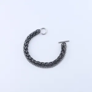 Detailansicht des zweilagigen schwarzen Gliederketten-Armbands mit silberner Box-Kette