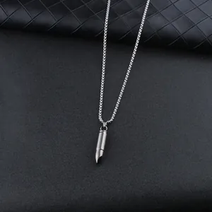 Collana da uomo con ciondolo a proiettile d'argento e catena a scatola in acciaio inox