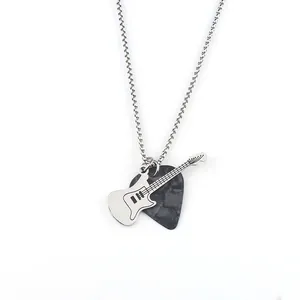 Collana plettro per chitarra rock con ciondolo a chitarra argento e pietra di marmo nero