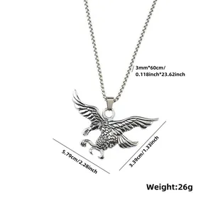 Dettagli della collana con ciondolo aquila, catena da 60 cm e misure precise