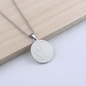 Collier en acier inoxydable avec pendentif rond basket et croix sur chaîne vénitienne