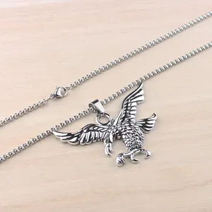 Collana da uomo con ciondolo a forma di aquila in acciaio inossidabile lucido
