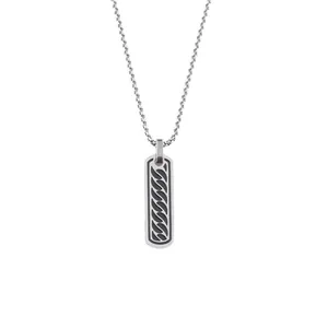 Collar con colgante rectangular de acero inoxidable plateado y textura negra en relieve