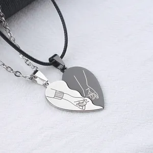 Collana Con Pendente a Cuore Semplice in Acciaio Inossidabile per Coppie Mano Nella Mano Gioielli Minimalisti Neri Argento Set Regalo San Valentino