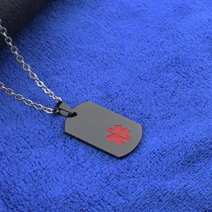 Collier d'alerte médicale pour homme avec étoile de vie rouge sur pendentif noir
