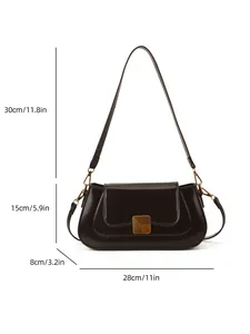 Braune Leder-Baguette-Tasche mit goldener Schnalle und detaillierten Maßangaben