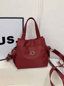 Sac Seau pour Femmes en Tissu Oxford Léger Avec Bandoulière Large Réglable Sac Bandoulière Décontracté à Main Détail Imprimé Lettres