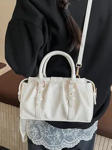 Schicke beige Handtasche mit Falten-Design und goldenen Metallbeschlägen für Damen