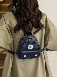 Mini sac à dos minimaliste à carreaux bleus avec motif d'ours pour femmes chic