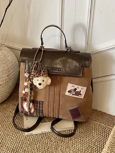 Sac à Dos Rétro en Cuir PU pour Femmes Grande Capacité Sac à Main de Mode Patchwork Avec Charme d'Ours en Peluche École
