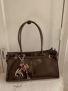Sac Cabas Rétro en Cuir PU Brillant pour Femmes Grande Capacité Minimaliste Sac à Bandoulière Sous le Bras Sac à Main Mode