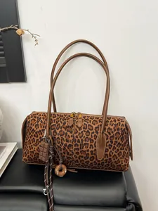 Sac Sous le Bras en Cuir PU Mat Rétro pour Femmes Sac d'Épaule Imprimé Léopard Avec Pendentif Beignet Chocolat Sac de Trajet Hiver