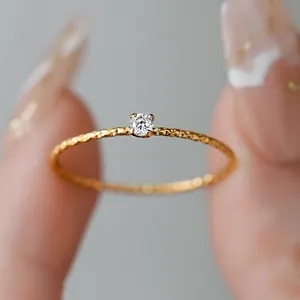 Μινιμαλιστικό Επιχρυσωμένο 18K Ανοξείδωτο Ατσάλι 316L Δαχτυλίδι για Γυναίκες Ζιργκόν Σφυρήλατη Υφή Λεπτό Δαχτυλίδι Κοσμήματα