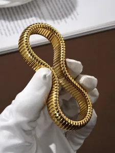 Bracciale Tubogas flessibile in oro con elasticità superiore e finitura lucida a specchio