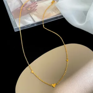 Επιχρυσωμένο Κολιέ Βραχιόλι Αστραγάλου 18K από Ατσάλι Τιτανίου με Τριπλό Μενταγιόν Καρδιά για Γυναίκες Αδιάβροχα Κοσμήματα