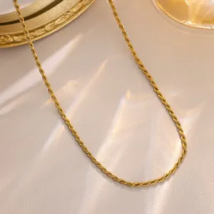 Luxuriöse goldene Seilkette aus Titanstahl mit eleganter, minimalistischer Drehstruktur