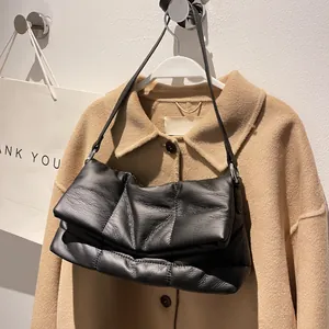 Bolso de Axila de Cuero PU Acolchado para Mujer Bolso de Hombro Cuadrado de Moda Puffy Bolso Baguette de Color Sólido Con Correa Ajustable Bolso Bandolera para Viaje Diario
