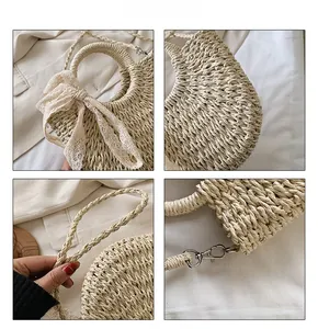Détails de haute qualité du sac en paille tressée avec nœud en dentelle et crochets