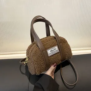 Women Plush Faux Fur Handbag Winter Lamb Wool Crossbody Bag Fashion Shell Shape Top Handle Bag For Casual Daily Travel
