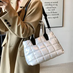 Quilted down cotton tote bag with white rhombic pattern and black straps for women