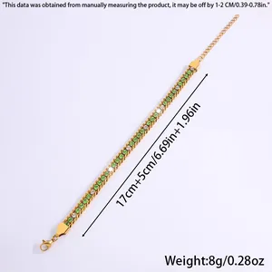 Détail de la chaîne d'extension de 17cm plus 5cm sur le bracelet doré à cristaux