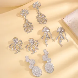 Ensemble de boucles d'oreilles océan en acier inoxydable avec corail, méduse et poulpe