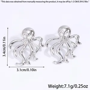 Vue détaillée des boucles d'oreilles pieuvre argentées avec dimensions et poids