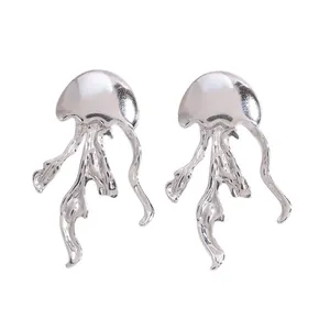 Boucles d'oreilles méduse en acier titane argenté avec finition miroir poli pour femme