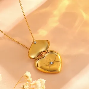 Collana con ciondolo a cuore in oro 18k con chiusura magnetica e incisione I Love You