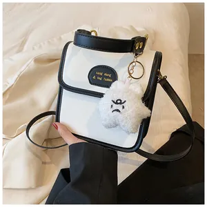Borsa a Tracolla Quadrata in Pelle PU in Stile Preppy Minimalista da Donna Con Ciondolo in Peluche Borsa a Spalla