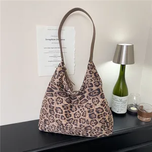 Retro leopard print hobo tote bag with brown wide shoulder strap for autumn winter fashion