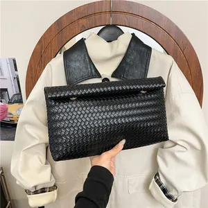 Women Large Capacity Minimalist PU Leather Woven Clutch Bag Fashion Versatile Envelope Handbag Daily Commute Party Purse