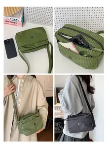 Vues détaillées du sac à carreaux montrant le rangement interne et le style porté