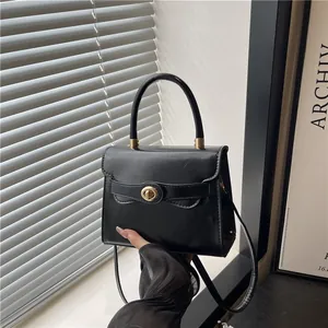Borsa Piccola Squadrata Retrò in Pelle PU Donna Minimalista Tinta Unita Patta Borsa a Tracolla a Spalla Con Chiusura Dorata E Manico Borsa Moda