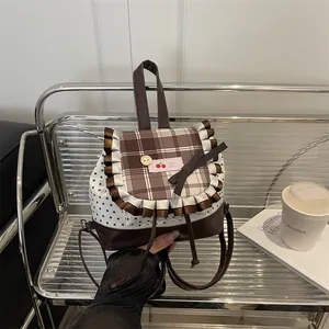 Mini sac à dos rétro à carreaux style ballet avec bordure dentelle et cerise