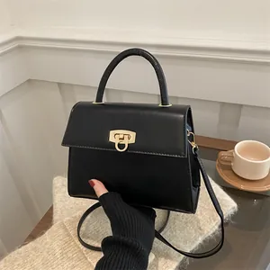 Damen PU Leder Umhängetasche Kleine Quadratische Handtasche Mit Metallschloss Elegante Koreanische Mode Einfarbige Schultertasche