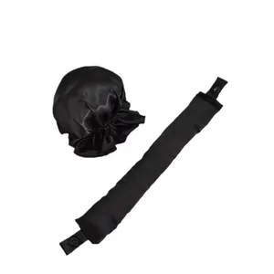 Details des schwarzen Satin Heatless Curler Sets mit passender plissierter Schlafmütze
