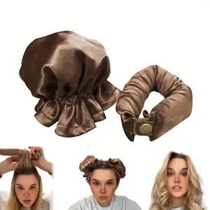 Detail der braunen Satin-Schlafhaube und des Lockenwickler-Sets mit Anwendungsschritten