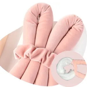 Roze fluwelen hittevrije krulset met zachte vezelvulling en bijpassende scrunchie